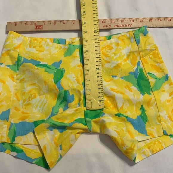 Lilly Pulitzer size 00 Deenie sunflower yellow rose shorts - Picture 3 of 9